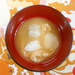里芋と油揚げの味噌汁